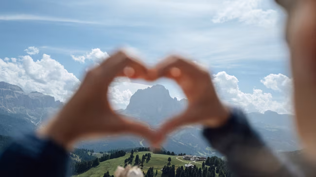 Italien - Südtirol, Dolomiten Berg in der Herzhand