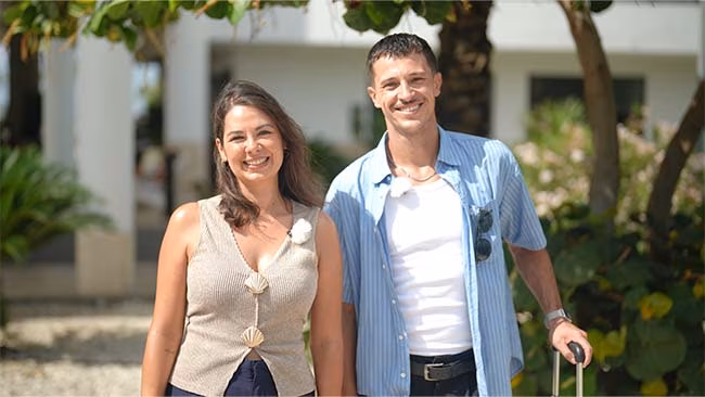 Happy Holidays - Die Urlaubsserie, Staffel 5, Folge 1, Angekommen auf Curacao