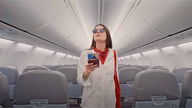 Corendon Airlines, Frau an Bord