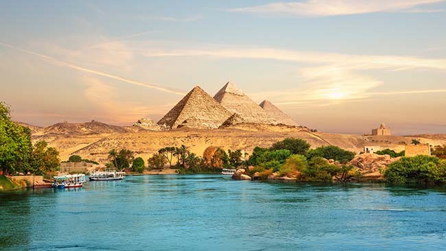 Ägypten - Kairo, Nil mit traumhaftem Blick auf die Pyramiden