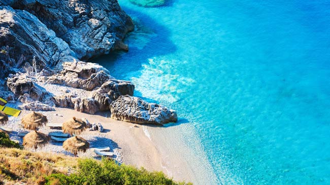 Albanien, Ionische Meeresküste, Strandabschnitt am Meer