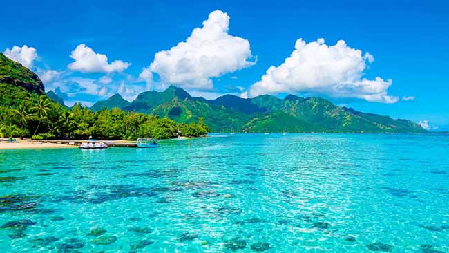 Australien- Südsee, Französisch Polynesien, Moorea, Küste mit türkisblauem Meer