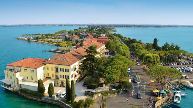 Italien - Gardasee, Blick auf Halbinsel Sirmione