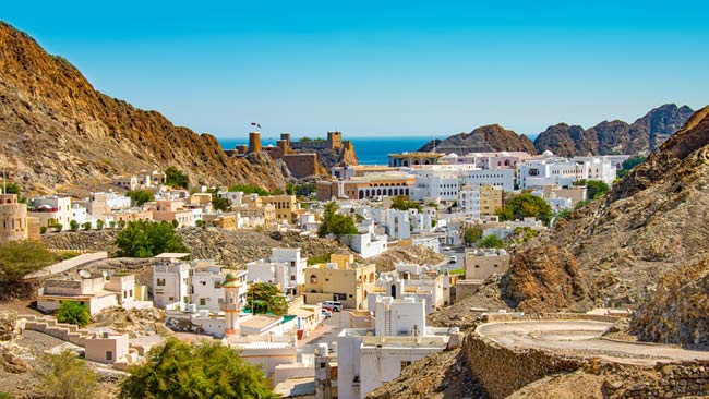 Maskat, Altstadt, Historische Festung, Kleine weiße Gebäude, Oman