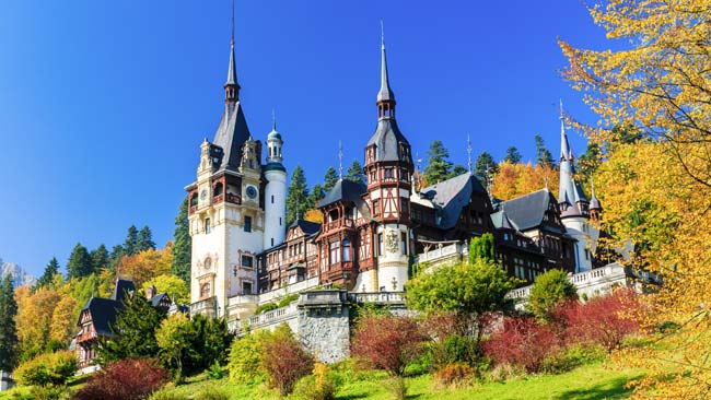Außenansicht Schloss Peleș in der Stadt Sinaia, Rumänien