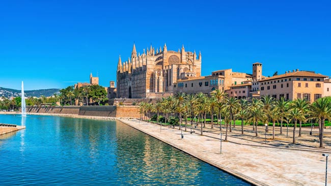 Spanien - Mallorca, Blick auf die Kathedrale La Seu und Parc De La Mar