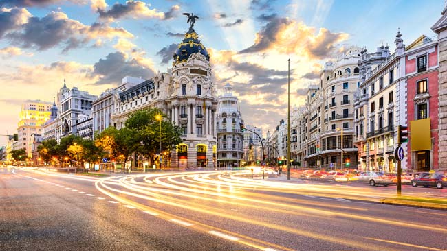 Spanien - Madrid, Kreuzung Gran Via und Calle de Alcala, Historische Gebäude im Stadtzentrum