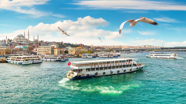 Türkei - Skyline von Istanbul, Bosporus Bootstour