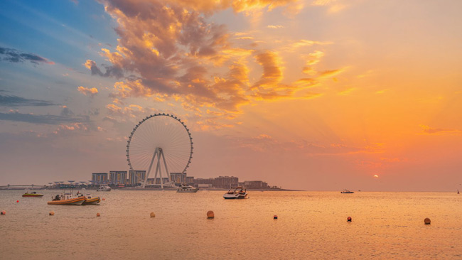 Ain Dubai Riesenrad im Sonnenuntergang in denereinigten Arabischen Emiraten