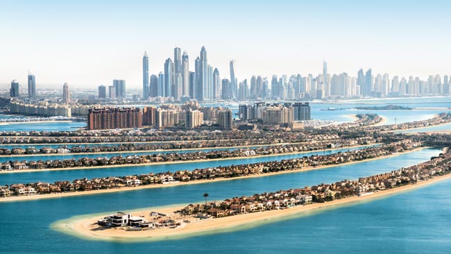 The Palm mit Aussicht auf Dubai´s Skyline mit Hochhäuser, Vereinigte Arabische Emirate