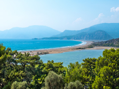 Türkische Riviera mit Blick auf Bucht