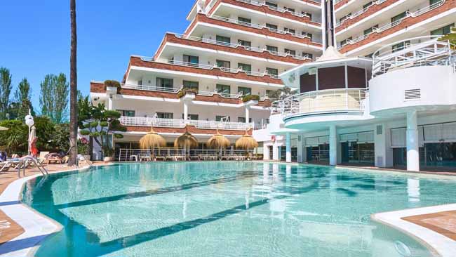 Spanien - Barcelona, Indalo Park, Hotelanlage mit Pool
