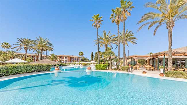 Spanien - Mallorca, Blau Colonia Sant Jordi, Großzügige Poolanlage