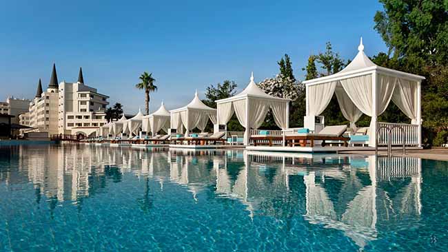 Türkische Riviera - Lara, Mardan Palace Antalya, Großzügige Poolanlage 