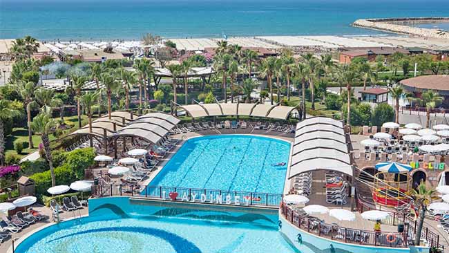 Türkische Riviera, Aydinbey Kings Palace & Spa, Blick auf Pool mit Strand und Meer im Hintergrund