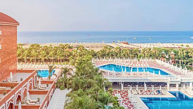 Türkische Riviera - Side, Royal Taj Mahal Hotel, Pools mit Blick auf das Meer