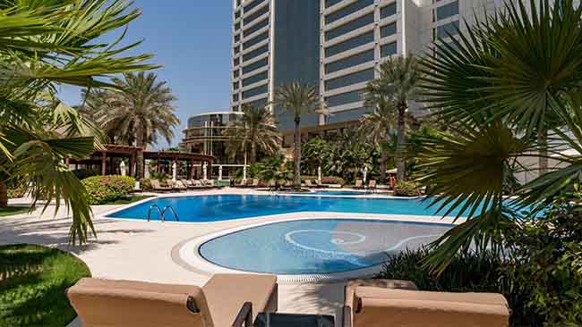Bahrain, The Diplomat Radisson Blu Hotel, Pool