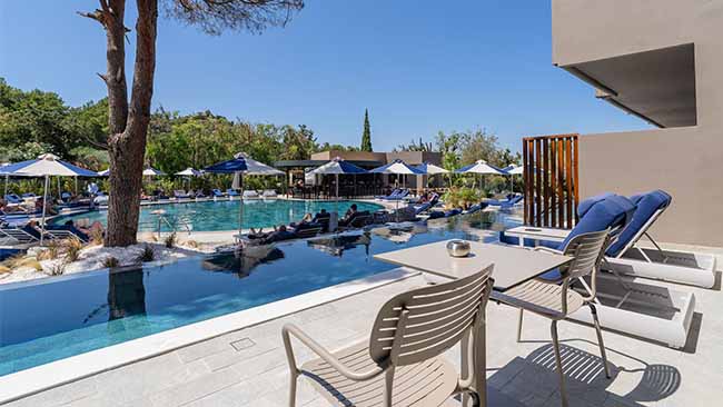 Griechenland - Rhodos, Cabu Hotel, Balkon mit Blick auf Pool