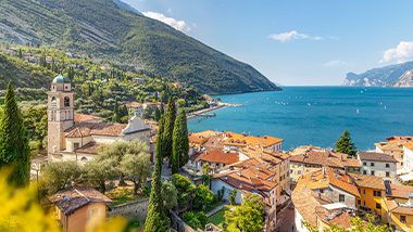 Gardasee Italien mit Blick Über Ort Torbole, Italien