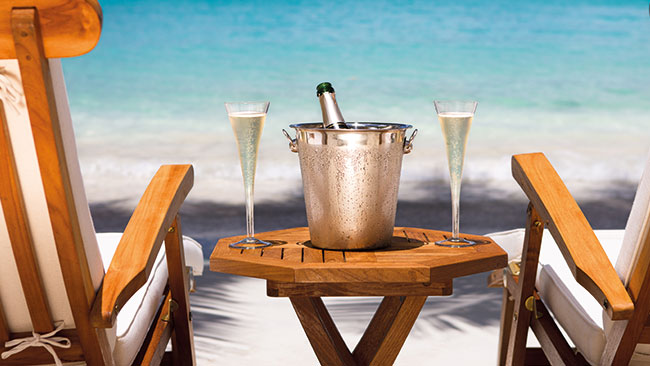 Gekühlter Champagnergenuss direkt am Strand