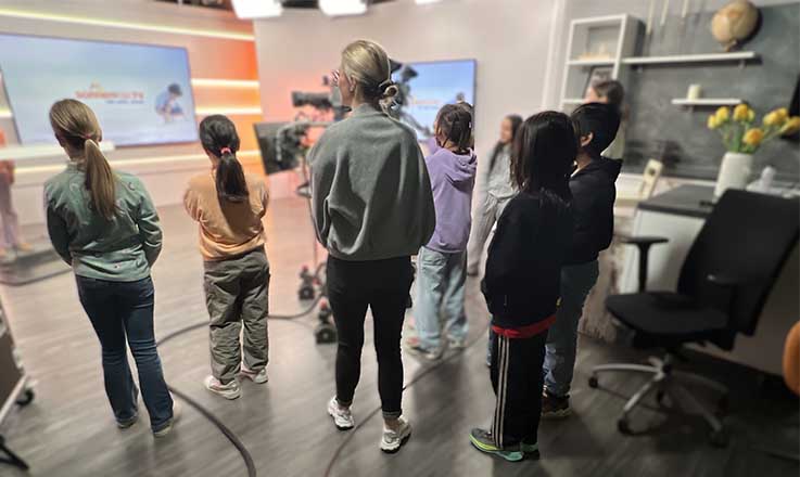 Schulbesuch, Kinder vor der Kamera