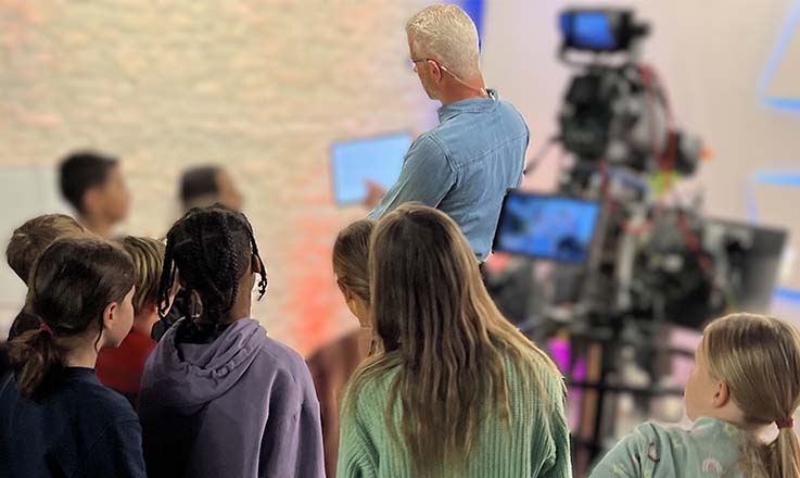 Schulbesuch, Kinder vor der Kamera