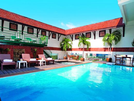 Pinnacle Lumpinee Park Hotel