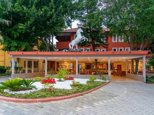 Armas Green Fugla Beach