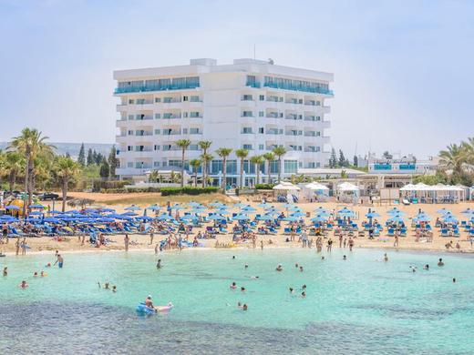 Tasia Maris Sands Hotel