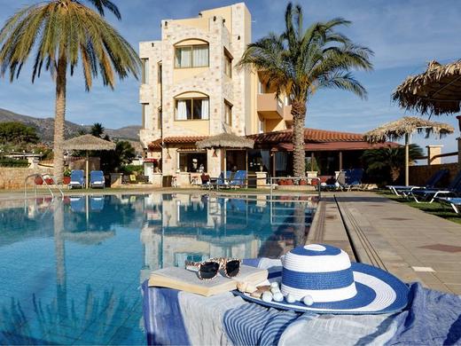 Danelis Studios & Apartments