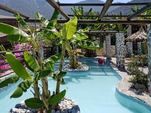 Stone Village Petrino Horio