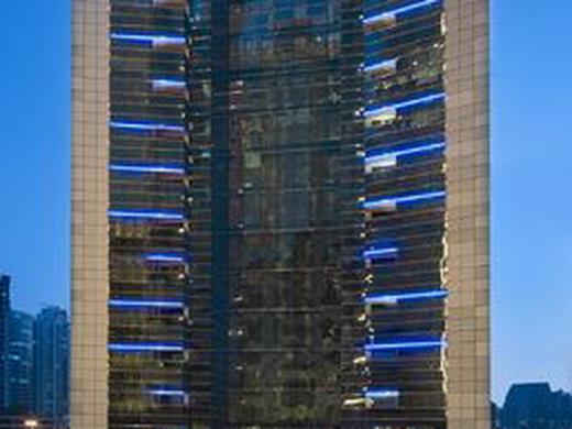 Golden Tulip Media Hotel