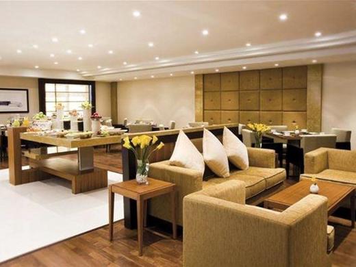 AVANI Deira Dubai Hotel