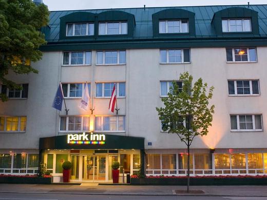 Park Inn by Radisson Uno City Vienna Hotel