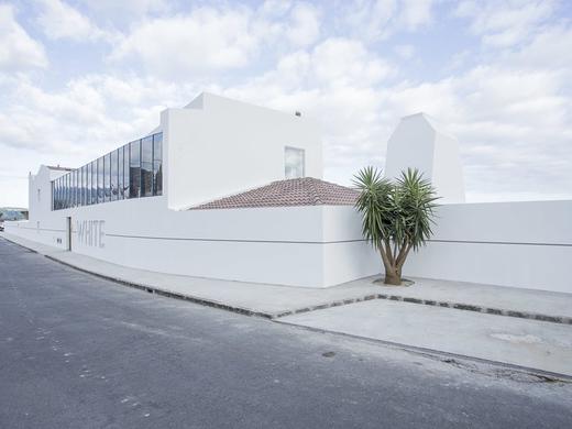 White Exclusive Suites & Villas