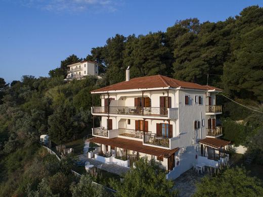 Vassilias Beach Hotel