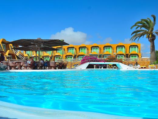 Apartamentos La Pirámide