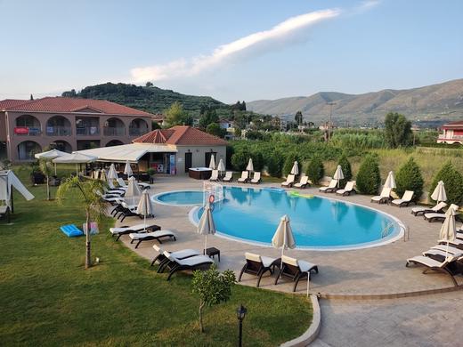 Eleni's Garden & Castello Suites