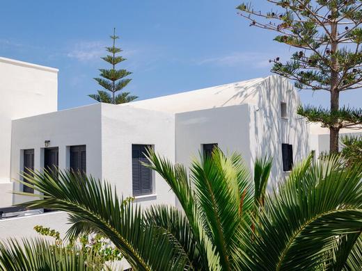 Scorpios Beach Hotel