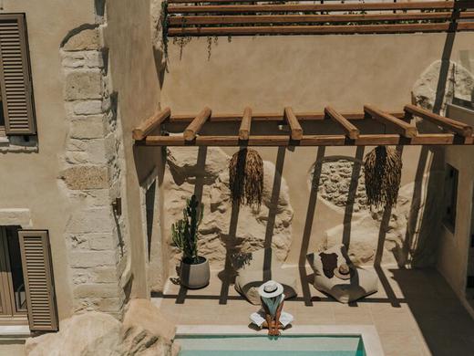 Manili Boutique Suites and Villas