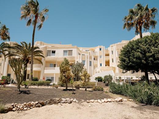 R2 Maryvent Beach Apartment