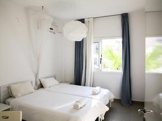 Anais Bay Apartments (Louma)