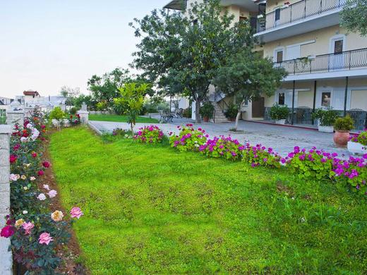 Alonia Studios & Maisonettes (Tolo)