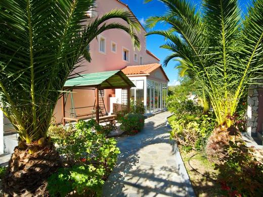 Nostos Studios and Apartments