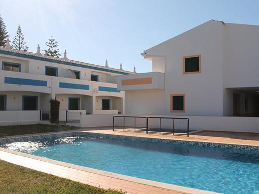 Oasis Beach Apartments