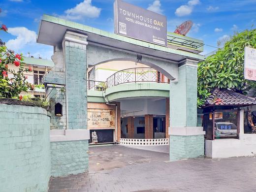Townhouse Oak Legian Near Legian Beach