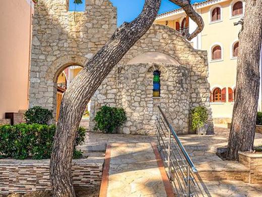 Castello Beach Hotel