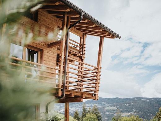 Presulis Hideaway Apartments & Restaurant