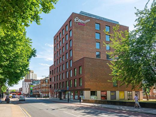 Roomzzz London Stratford