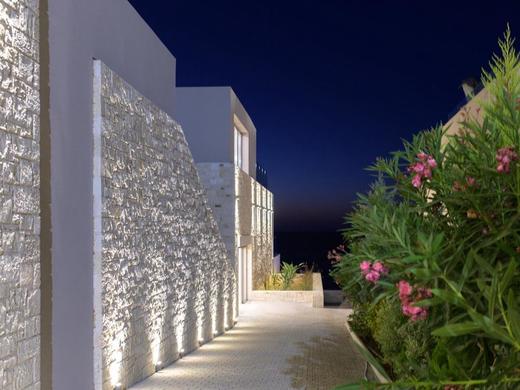 Castello Boutique Suites by the Sea